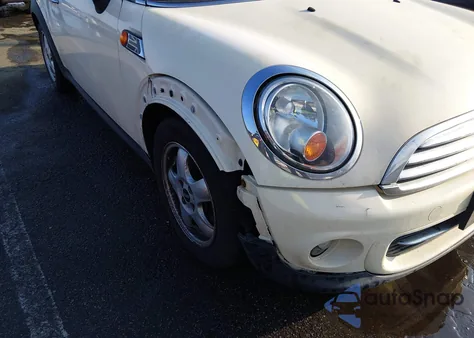 2011 Mini Cooper z USA, uszkodzony, nr VIN WMWSU3C56BT097967